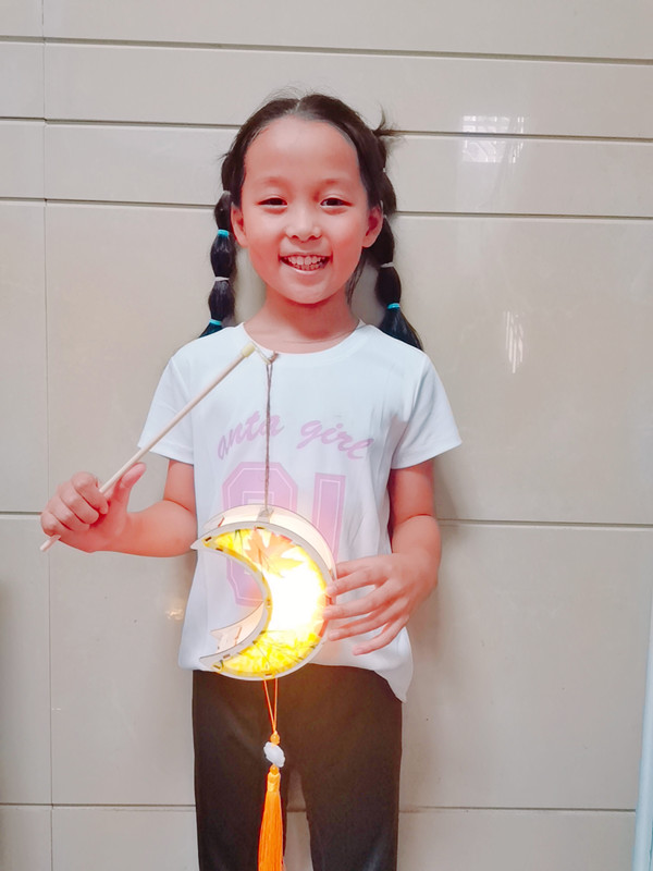 李欣岚 实验小学 月影.jpg